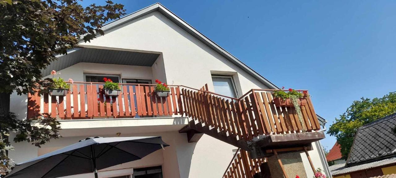 Mimi Vendeghaz Apartment Siofok Exterior photo